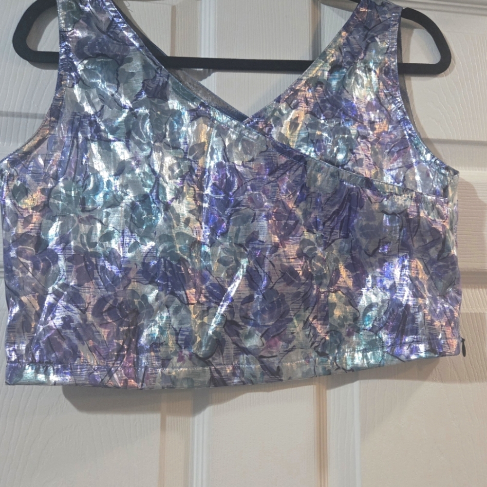 Lightweight metallic crop top